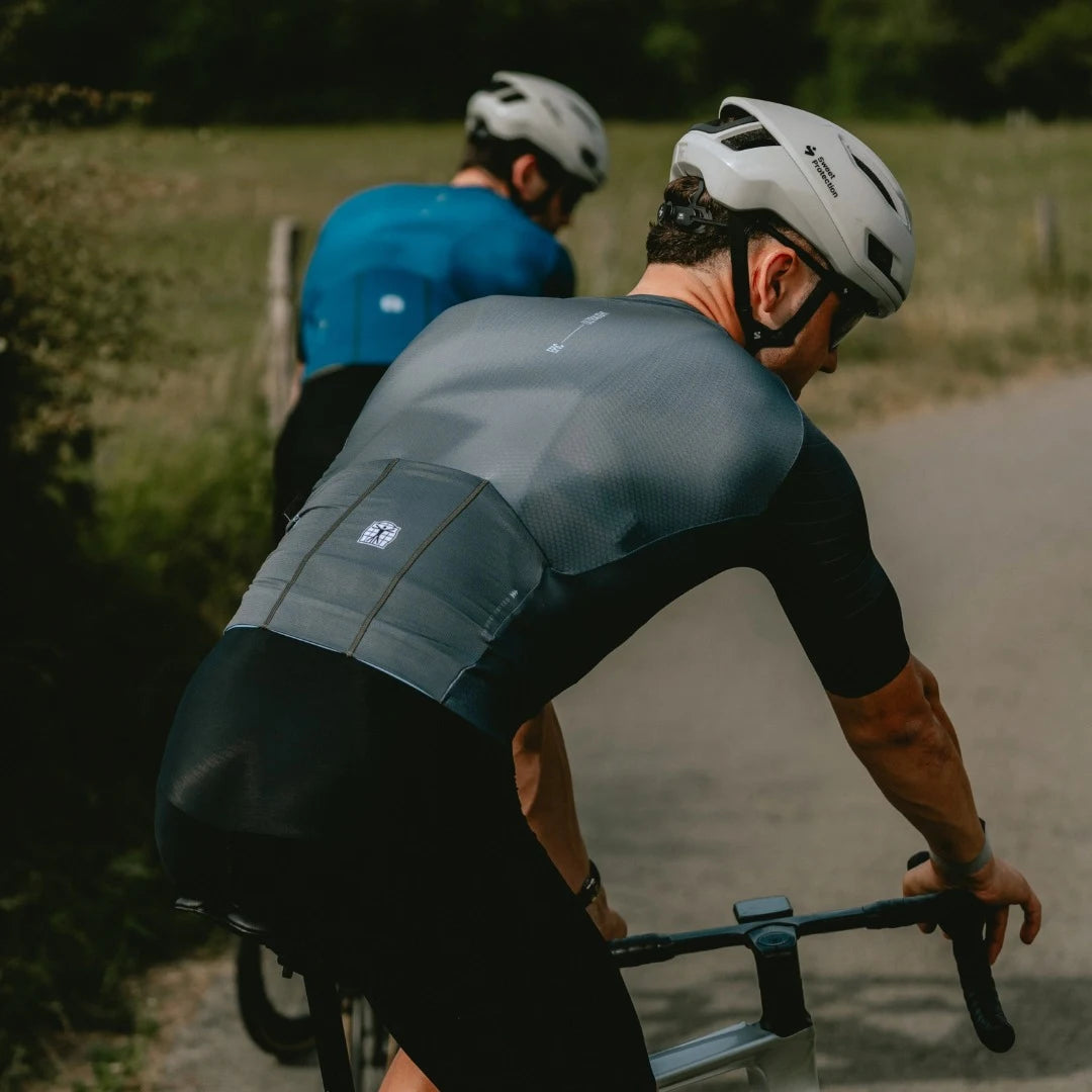 BIORACER Epic Ultralight Jersey DUSTY CHARCOAL Dusty Charcoal - 素材感 | CaLORS