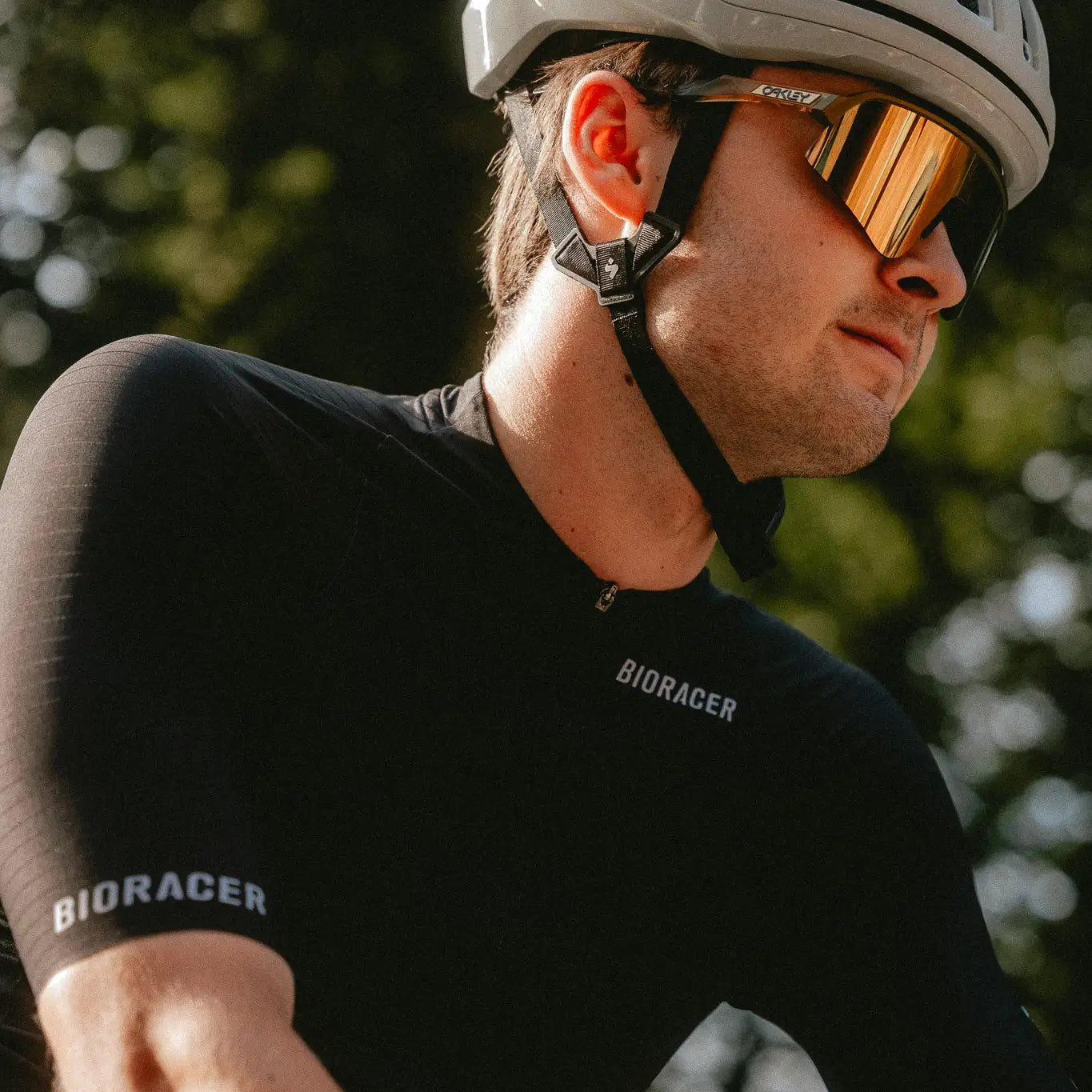 BIORACER Icon Jersey - Intrinsic ECLIPSE BLACK Eclipse Black - 着用イメージ | CaLORS