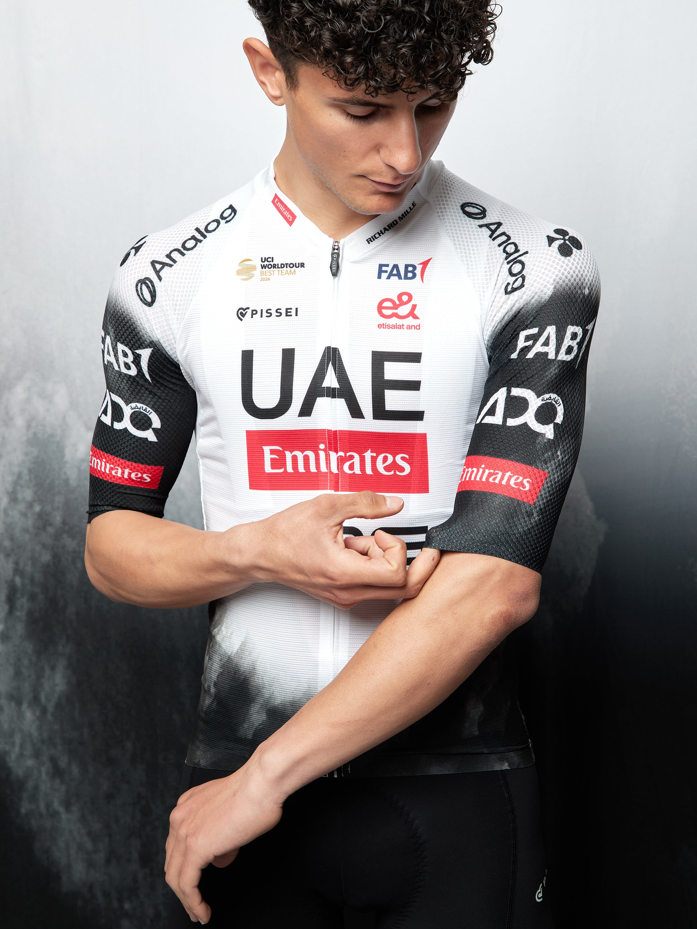 UAE TEAM EMIRATES - XRG 2025 MAGISTRALE ULTRA SHORT SLEEVE