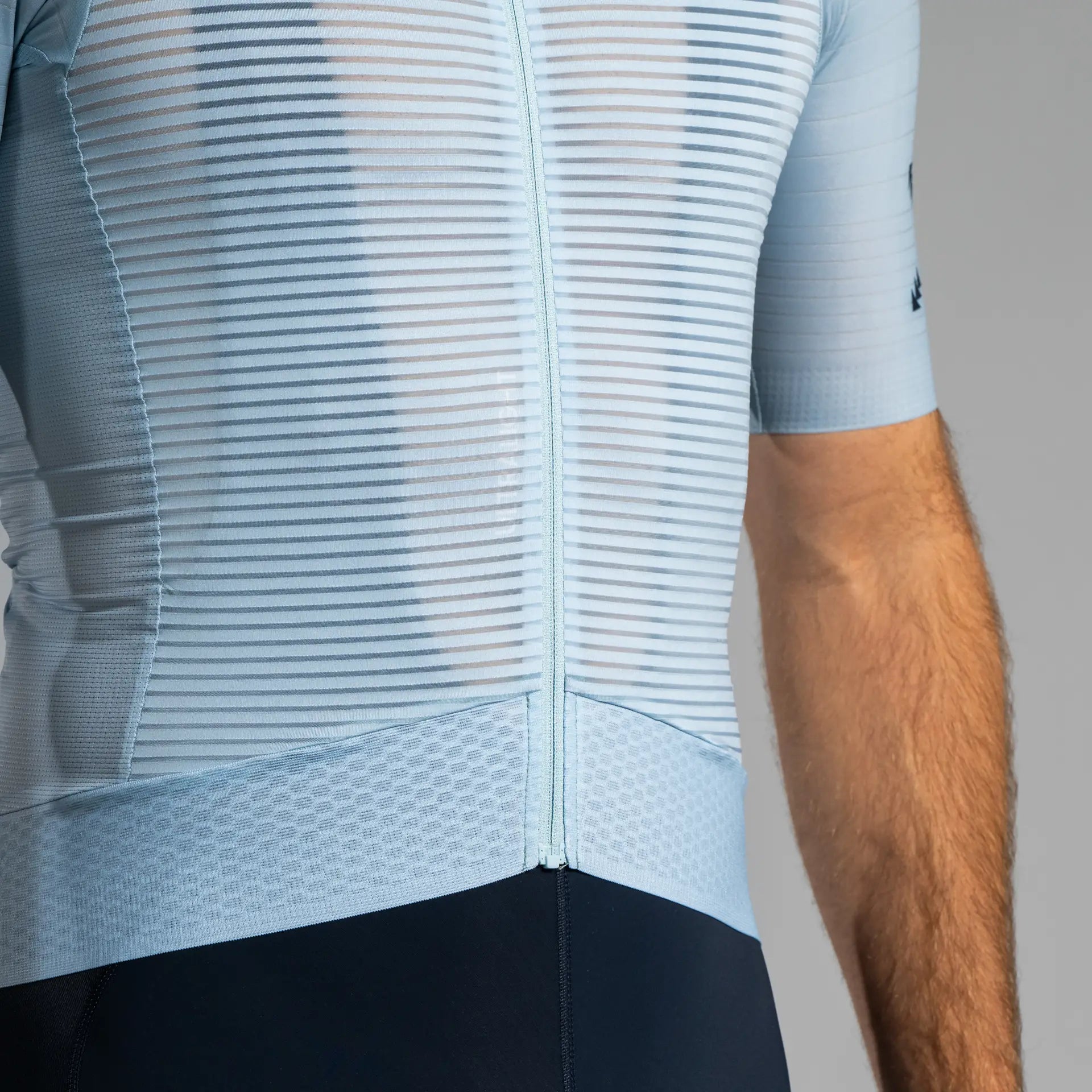 BIORACER Epic Ultralight Jersey ICY BLUE Icy Blue - ディテール拡大 | CaLORS
